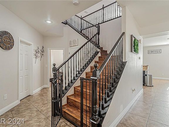3rd image of 913 Cascade Light Ave