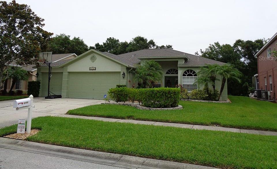 1st image of 15513 Eastbourn Dr