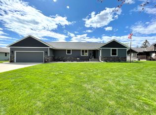 1501 Elmwood Ave, Worthington, MN 56187