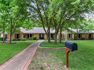 210 Oak Creek Cir, Mc Gregor, TX 76657