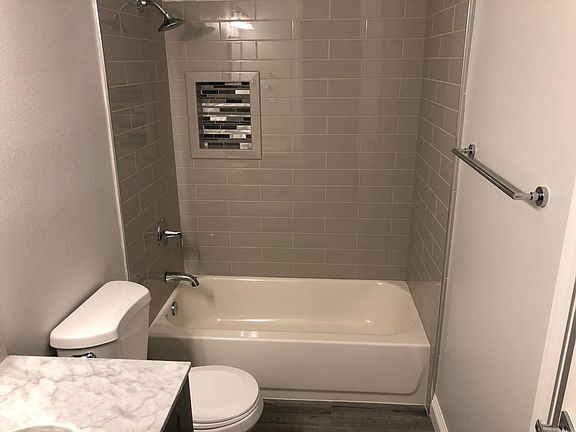 4th image of 217 Cabrillo St