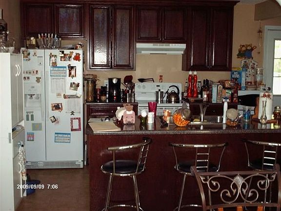 5th image of 175 Hilltop Cir