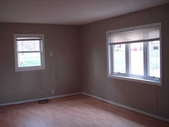 3432 Regent Ave N, Crystal, MN 55422