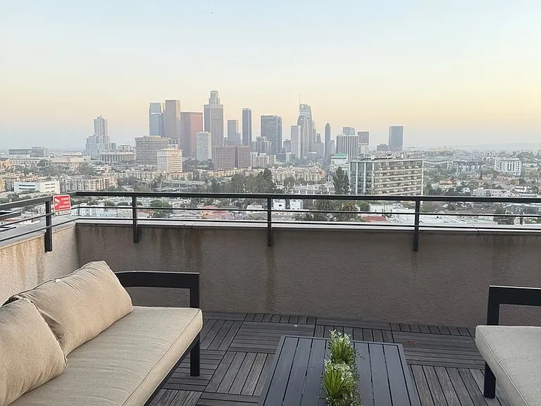 1056 N Joels Pl — Photo 1