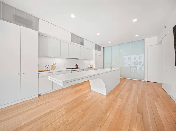 524 West 19th Street 4 image 3 of 13