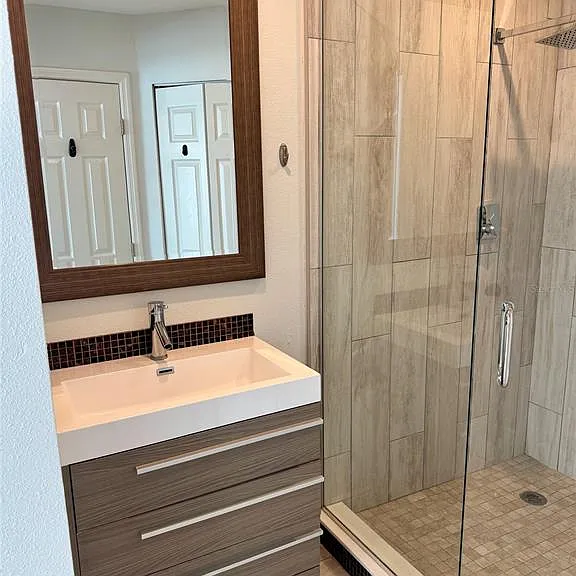 2585 Grassy Point Dr #111 — Photo 11