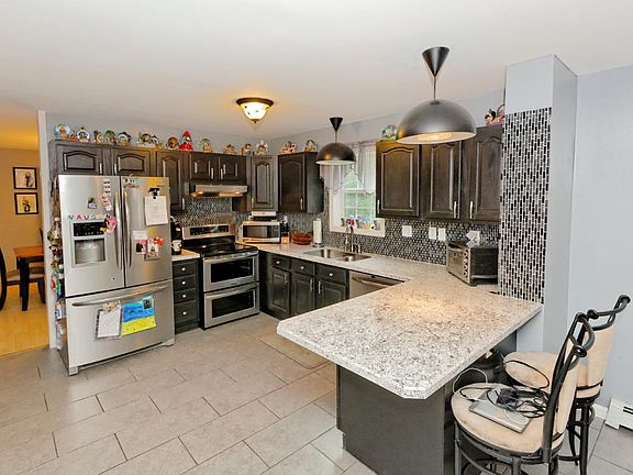 2nd image of 114 Chelsea Dr
