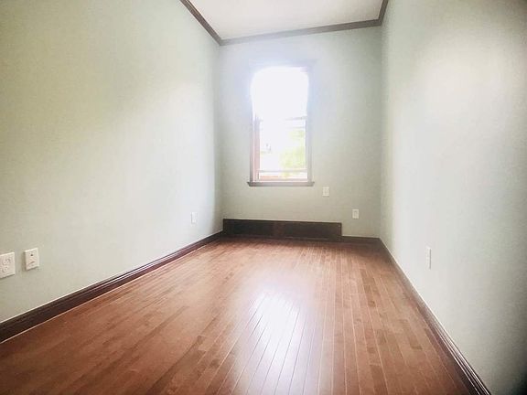 3rd image of 2811 43rd St #2