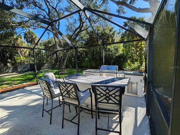 2nd image of 1710 Robbins Rd