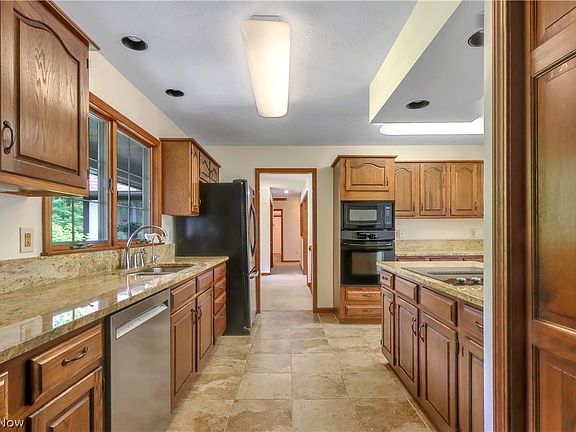 2nd image of 11785 Arbor Glen Dr