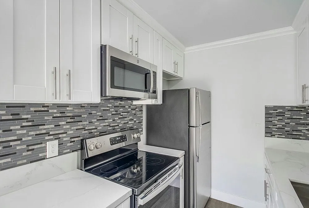 1254 Robinson Avenue — Photo 4