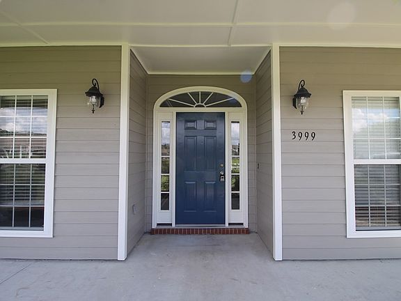 3rd image of 3999 Conway Cir