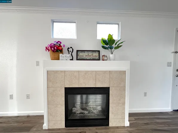 1102 Yarrow Pl, Richmond, CA 94806