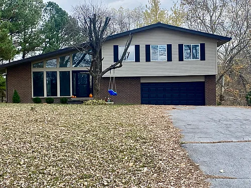 390 Red River Rd Photo 1