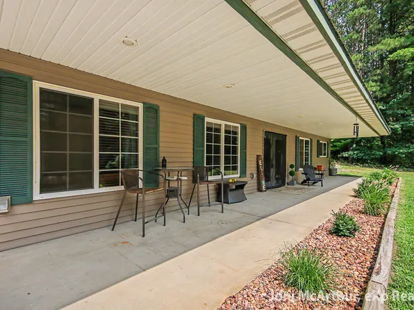 11801-19 Mile Rd NE, Cedar Springs, MI 49319