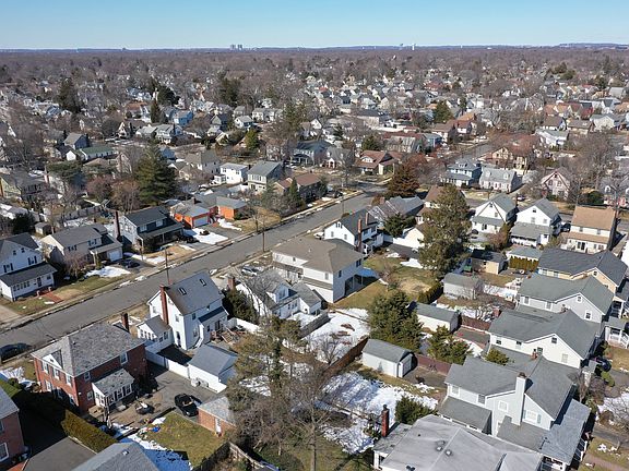5th image of 41 Southard Ave
