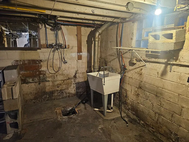 516 E Hudson St — Photo 21