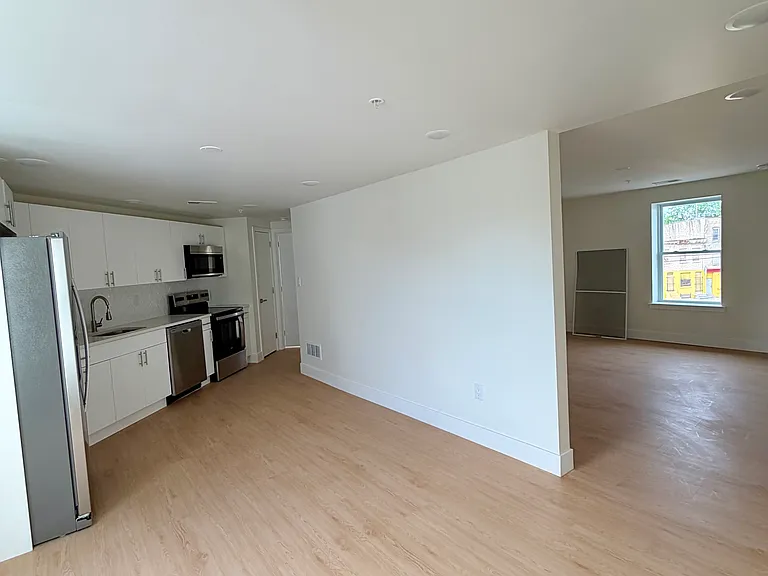 4212 Lancaster Ave #302 — Photo 4