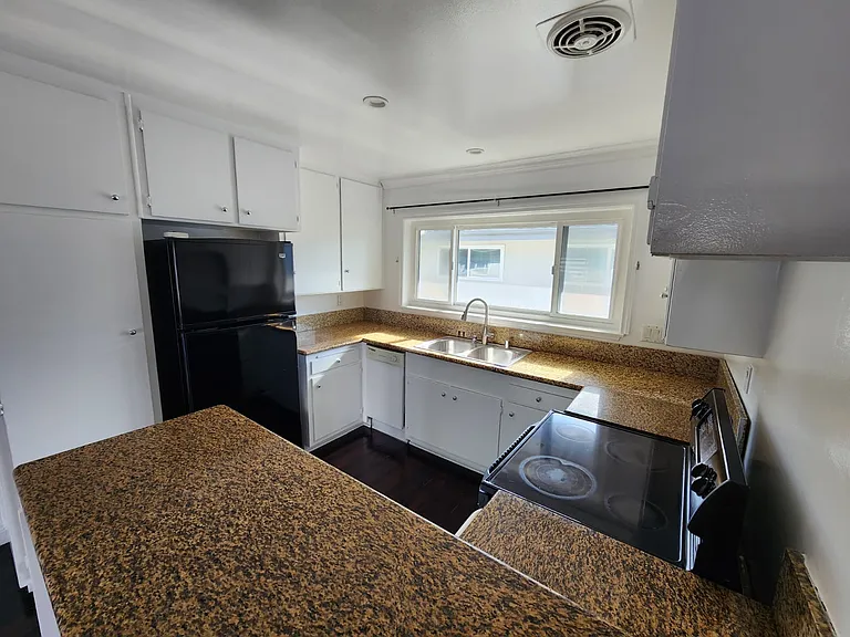 1745 Maple Ave #79 — Photo 12