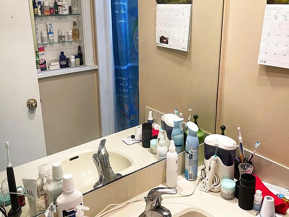 5th image of 148 Yacht Club Dr APT 9
