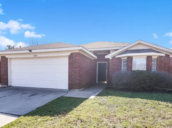 1844 Overland St, Fort Worth, TX 76131