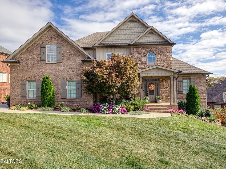 1st image of 624 Elk Falls Ln