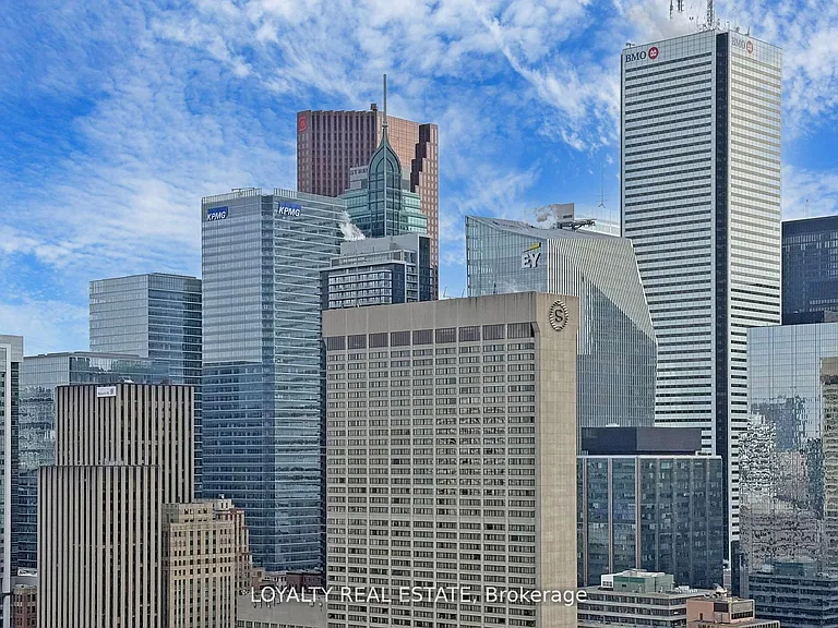 230 Simcoe St #2713 — Photo 5