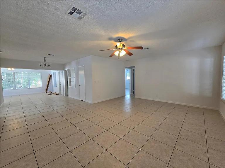1524 NE 5th Ave — Photo 14