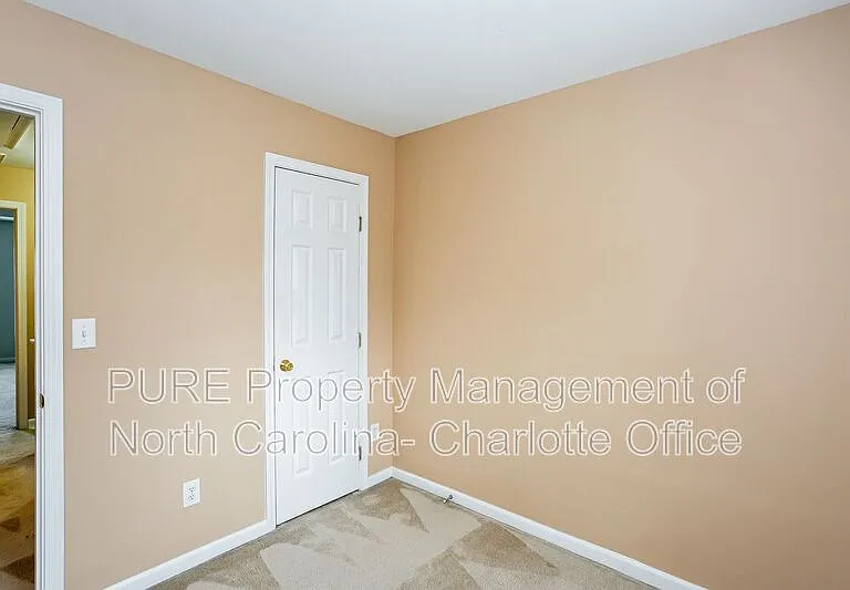 18040 Delmas Dr — Photo 12