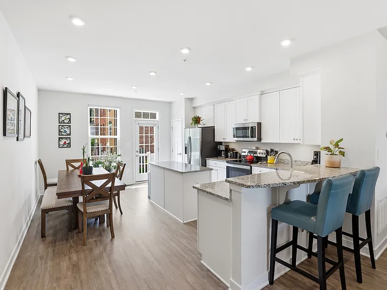 4915 Crest View Dr — Photo 13
