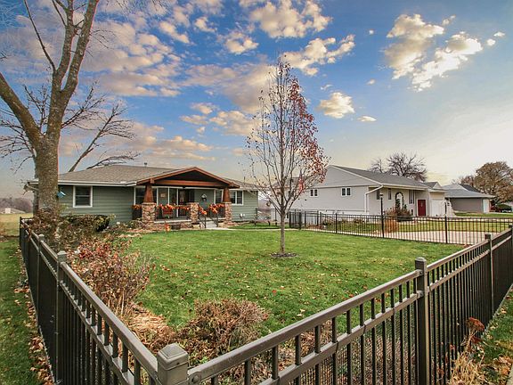 3rd image of 4755 Mayhew Ave