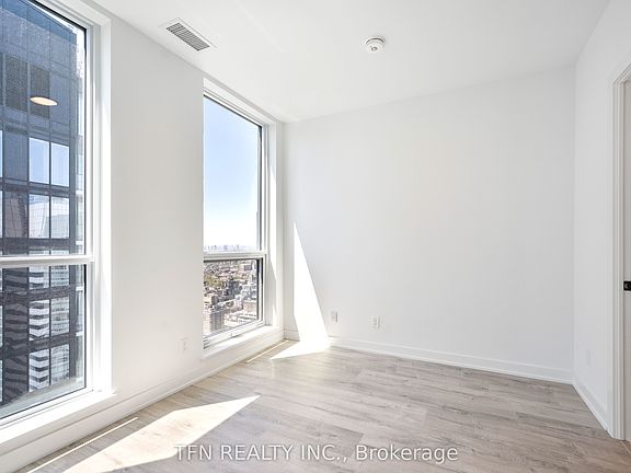 5th image of 327 King St W #4704