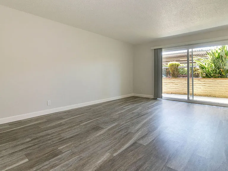 Solaris Apartments — Photo 32