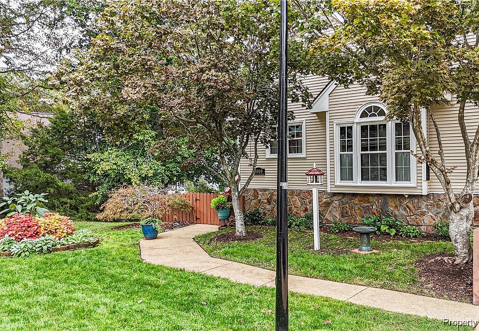 1st image of 4909 Carlisle Mews