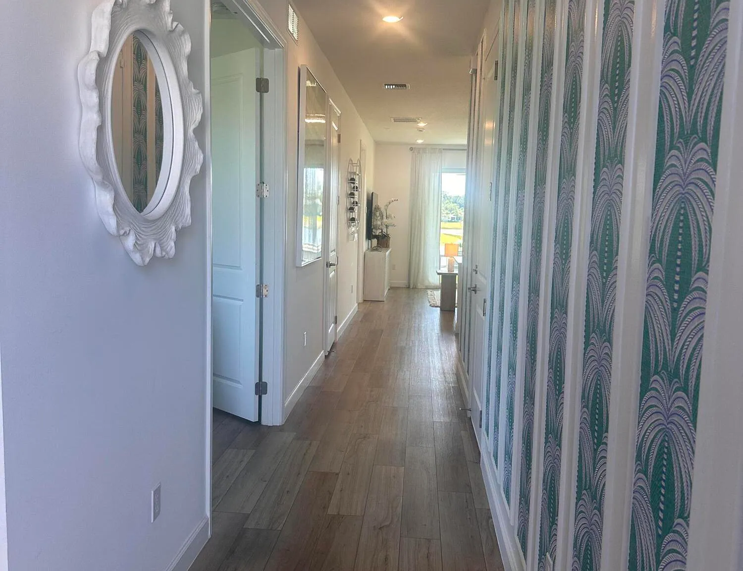 3 bed, 2.0 bath, 1319 sqft, $3,400 — Photo 4
