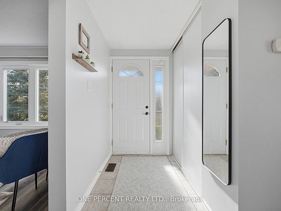 4th image of 10 Ristau Cres