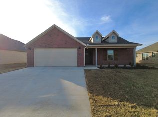 677 Woodplains Ave, Springdale, AR 72762