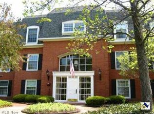 22701 Center Ridge Rd, Rocky River, OH 44116