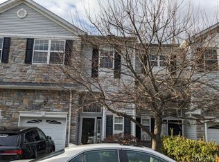 19 Hanna Ln, Laurence Harbor, NJ 08879