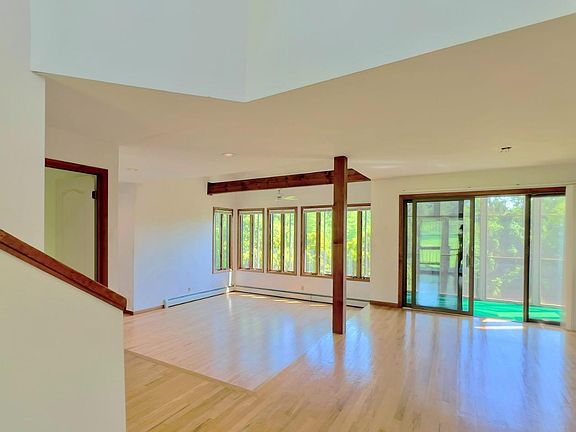 5th image of 27 Greensburgh Court