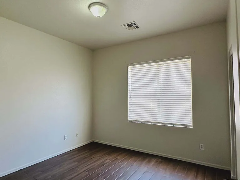 9129 W Alvarado St — Photo 12
