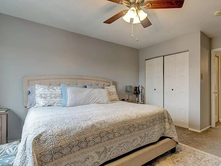 903 Valley Dr — Photo 8