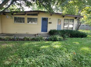 2203 NE 61st St, Kansas City, MO 64118