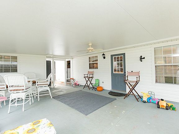 3rd image of 1056 Green Hill Trce