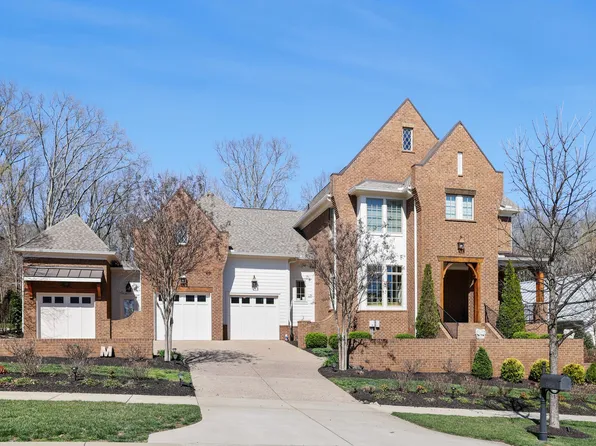 8642 Belladonna Dr, College Grove, TN 37046