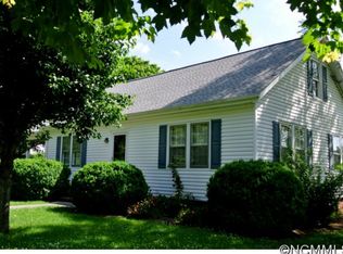 208 Hillcrest Cir, Spruce Pine, NC 28777