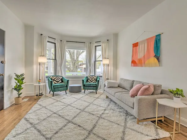 1129 Augusta St, Oak Park, IL