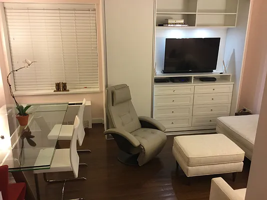Rented by Corcoran | media 6