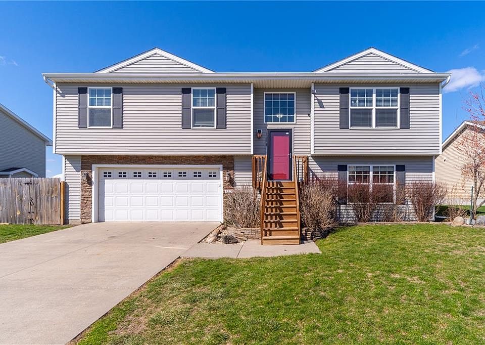 1st image of 112 Tailfeather Dr NW