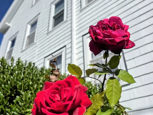 34 Kindergarten St Floor 2, Woonsocket, RI 02895